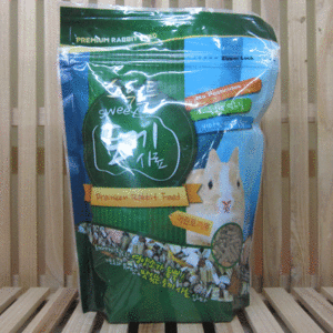 스위트 어린토끼사료 700g - (당근,귀리,바나나,호박,진피함유)
